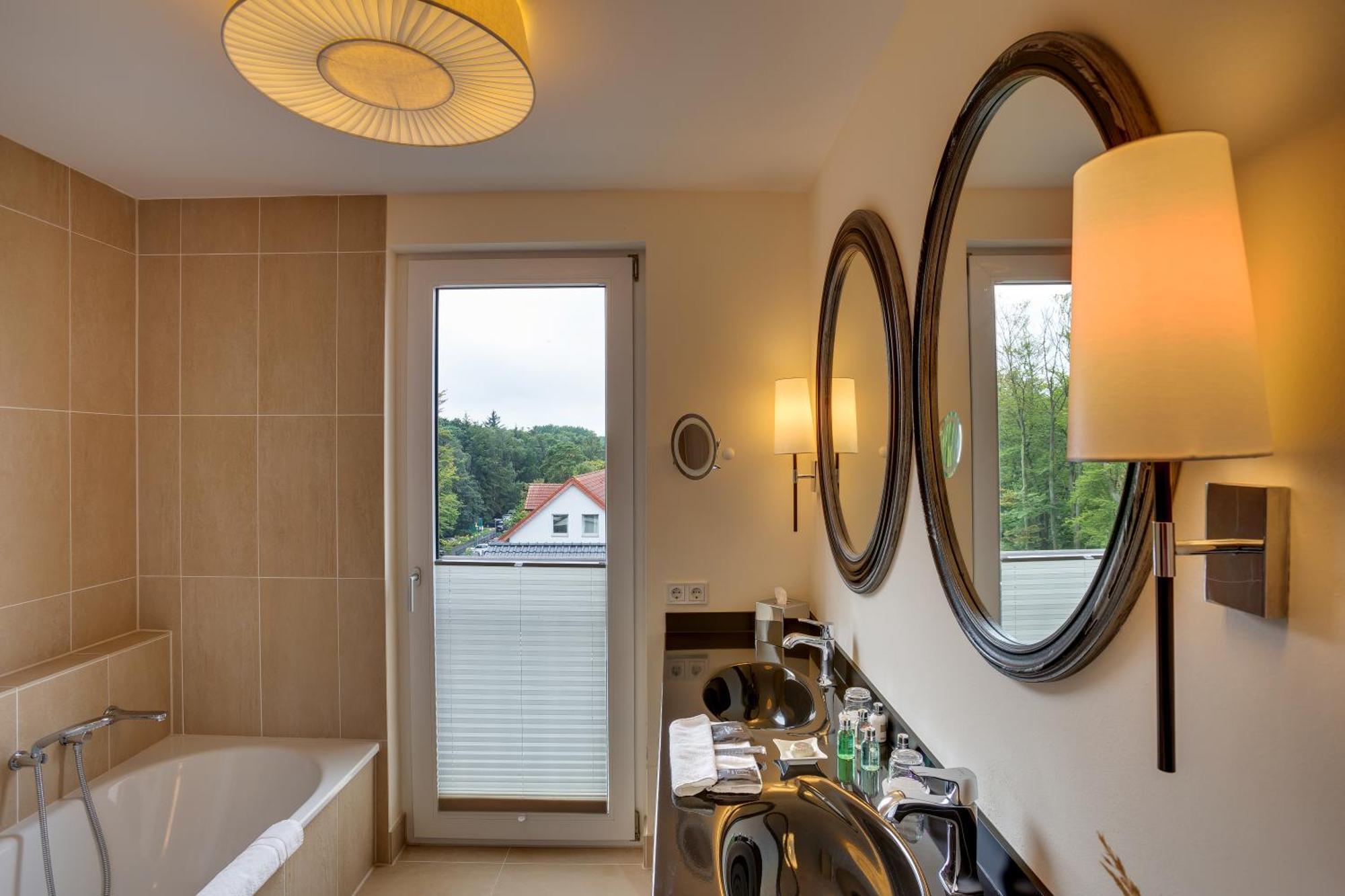 Upstalsboom Kuehlungsborn Hotel Ngoại thất bức ảnh